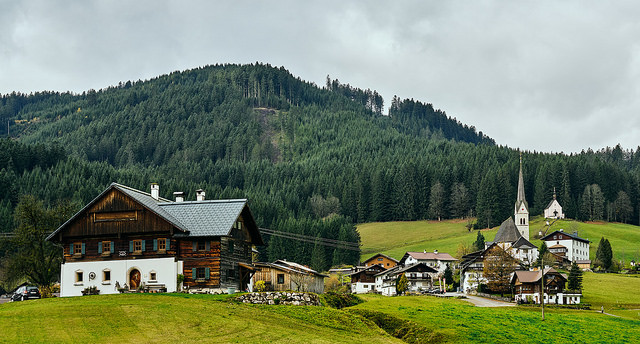 Домики в небольших деревушках Австрии