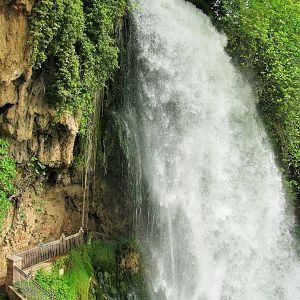Водопад в Лутраки