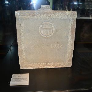 Камень с основания первого стадиона Барселоны.